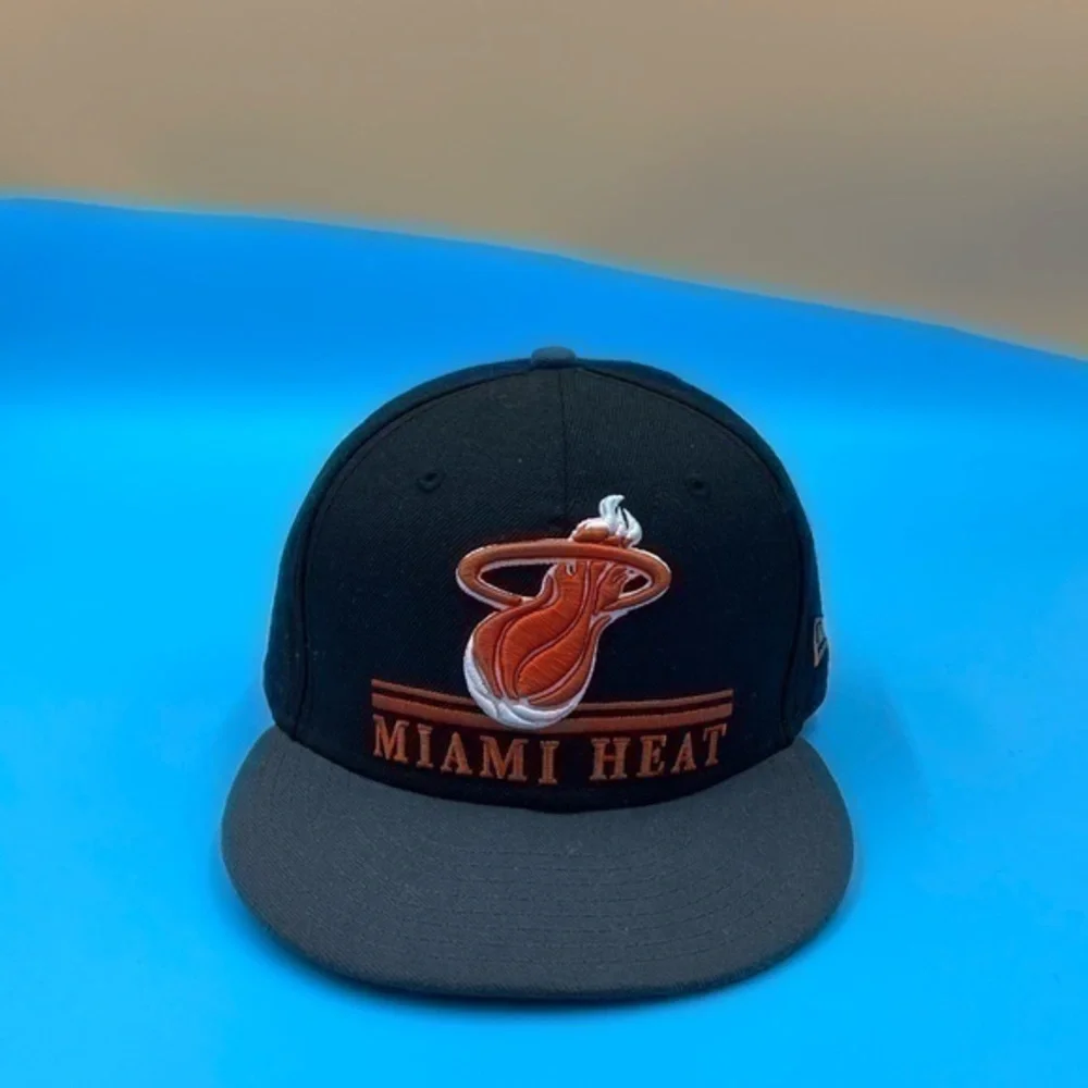 NWT - Vintage NEW ERA Embroidered NBA Miami Heat Hat